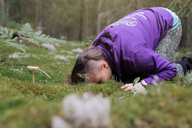 Valmentaja ja ravitsemusasiantuntija Anu Kosonen rakastaa metsää.